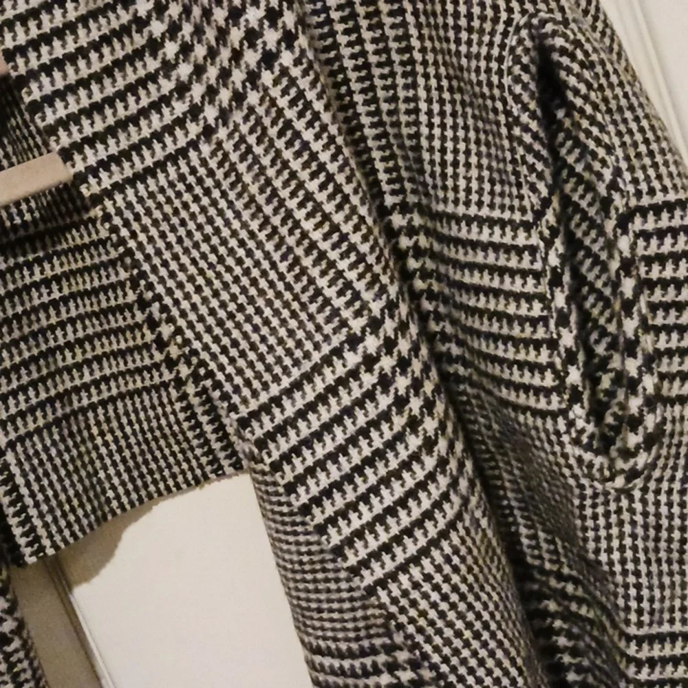New Ladies Shawl - Picture 3 of 10